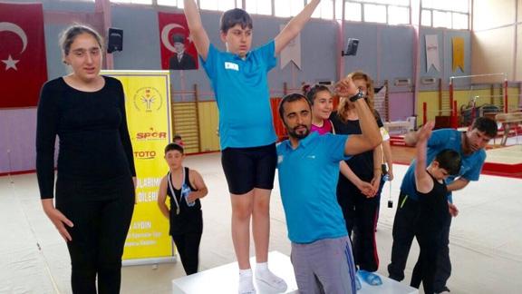 Türkiye Cimnastik Şampiyonasında Tepe Ortaokulu Öğrencisi Bora BAŞKURT Türkiye Şampiyonu oldu