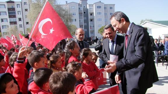 Şehit Mustafa Baykuş İlkokulu´ na Şehit İsminin Verilmesi Töreni ve Şehit Köşesinin Açılışı Yapıldı.
