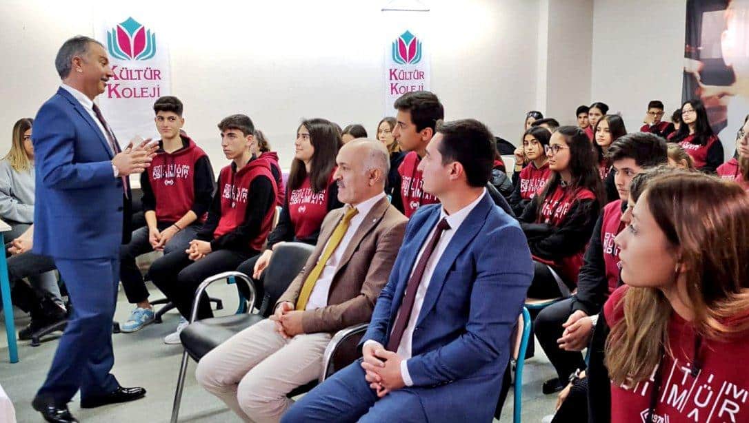Millî Eğitim Müdürümüz Hüseyin Gümüş Kültür Okulları'nda Düzenlenen Kariyer Günlerine Konuk Oldu 