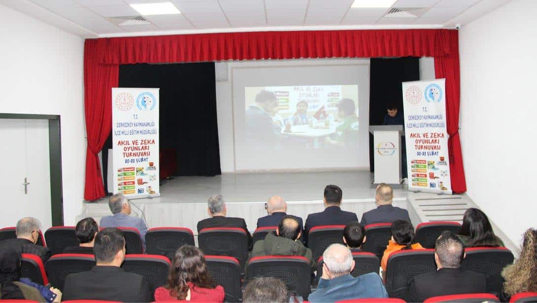 Çerkezköy Kaymakamı Sn. Nazmi GÜNLÜ ve İlçe Milli Eğitim Müdürü Sn. İrfan DANIŞMAZ 'ın Katıldığı Akıl ve Zeka Oyunları Turnuvasının Ödül Töreni Yapıldı