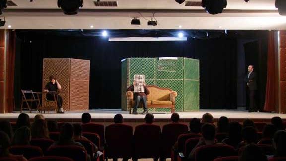 Hoş Geldin Sınav Projesi Kapsamında 12. Sınıf Öğrencilerine Sınav Kaygısına Yönelik Uzman Psikolog Eşliğinde Teatral Konferans Verildi