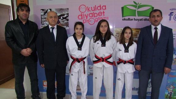 Anadolu Yıldızları Taekwondo Yarı Final Müsabakalarında Nurullah Narin Ortaokulu Takımı 1. Oldu