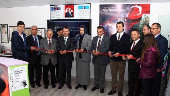 Çerkezköy Ticaret ve Sanayi Odası Anadolu Lisesi´ nde 15 Temmuz Şehitleri Kütüphanesi Açıldı