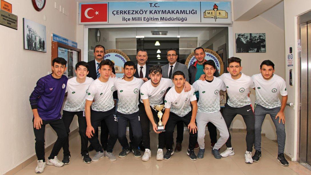 Halit Narin Mesleki ve Teknik Anadolu Lisesi Futbol Takımı Tekirdağ Birincisi Oldu