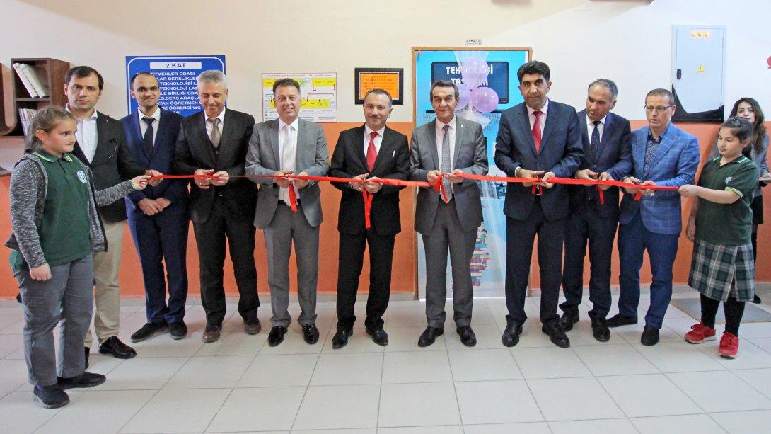 Veliköy Belediyesi Ortaokulu´nda STEM ve Kodlama Atölyesi Açıldı