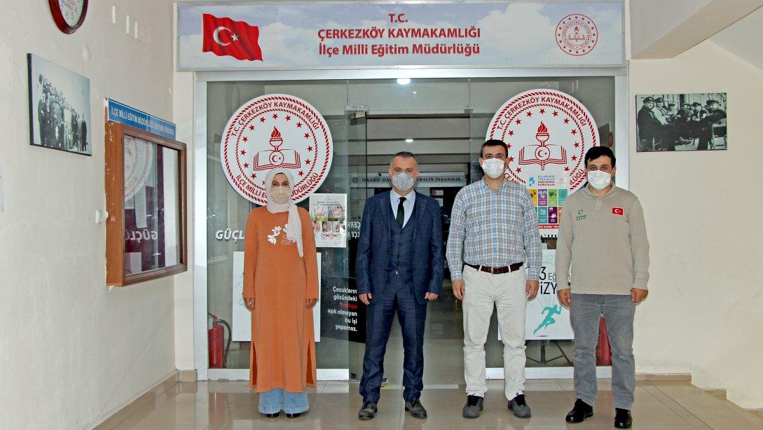 Çerkezköy Hayrat İnsani Yardım Derneği'nden Kütüphane Bağışı