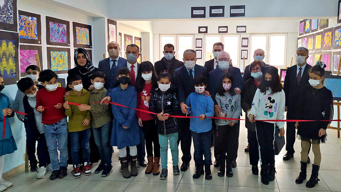 Zeki Algur İlkokulu'nda Ebru Sanatı Sergisi Açılışı Yapıldı