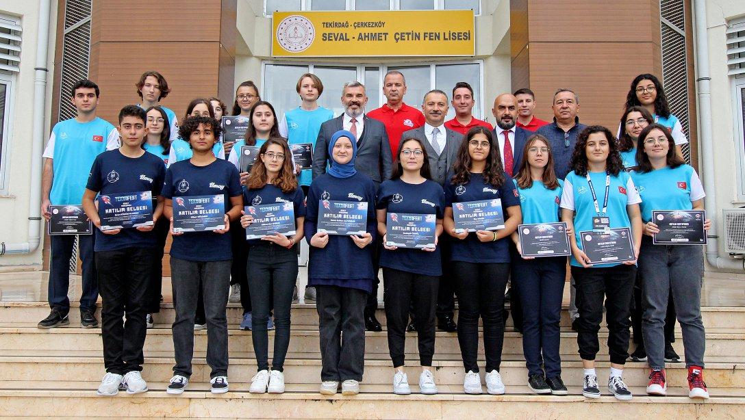 Seval-Ahmet Çetin Fen Lisesi'nde TEKNOFEST Finalistlerine Katılım Belgeleri Dağıtıldı