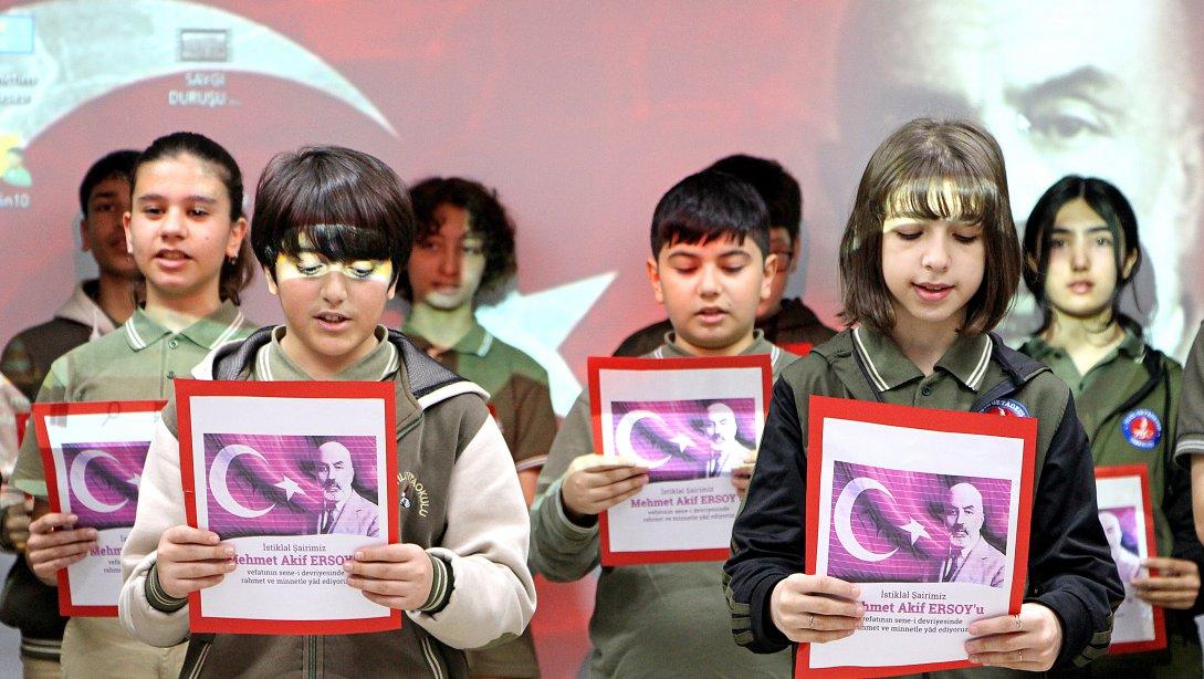 75. Yıl Ortaokulu'nda Mehmet Akif Ersoy'u Anma Programı Gerçekleşti