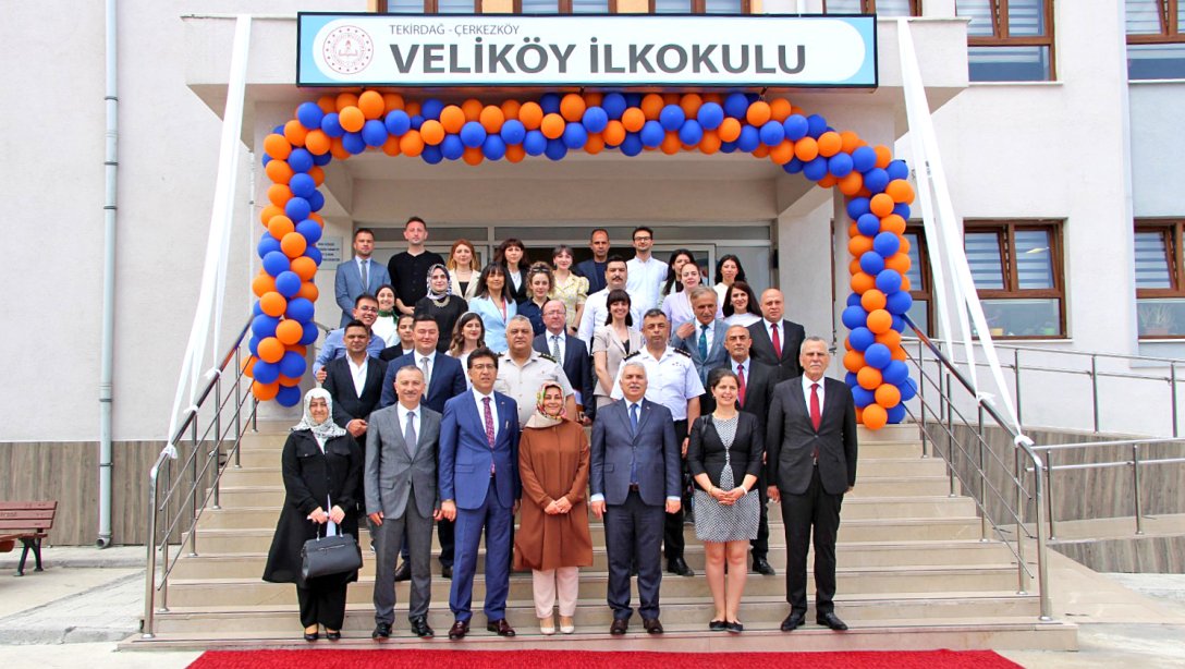 Tekirdağ Valisi Aziz Yıldırım Veliköy İlkokulu'nda Düzenlenen Karne Törenine Katıldı